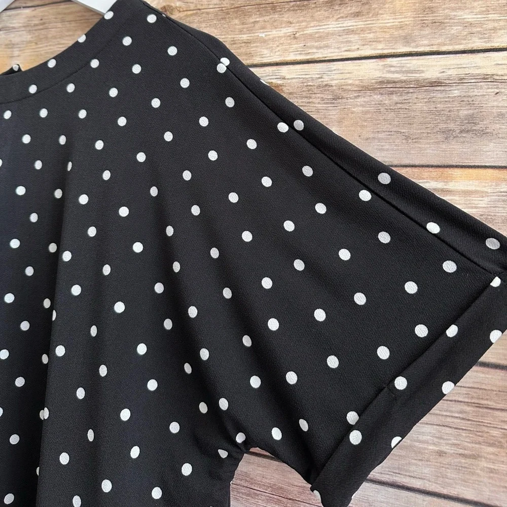 Adrianna Papell Blouse Women’s Size Medium Black Polka Dot Cropped Dolman NWT - Picture 3 of 8